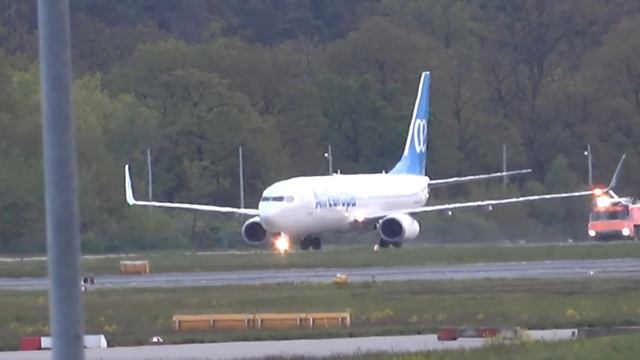 🟊FRA🟊 !!! Startabbruch | rejected Take-Off !!! 737-8 AirEuropa - Feuerwehr Großaufgebot 28.04.2024 смотреть онлайн