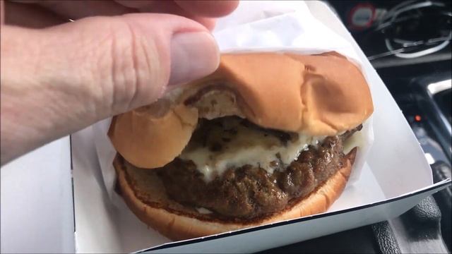 Hardee’s 1/3 LB. Mushroom & Swiss Thickburger & French Fries Review смотреть онлайн
