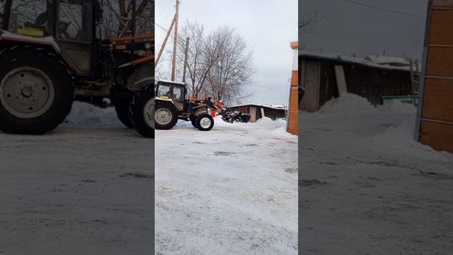 погрузка под 2мя МТЗ