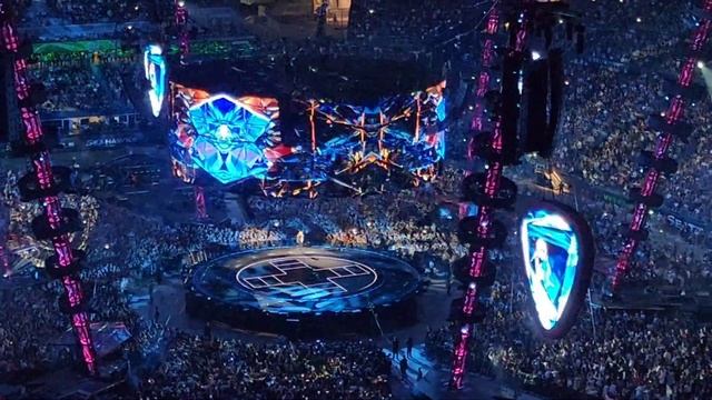 Shivers by Ed Sheeran at Lumen Field 8/26/23 смотреть онлайн