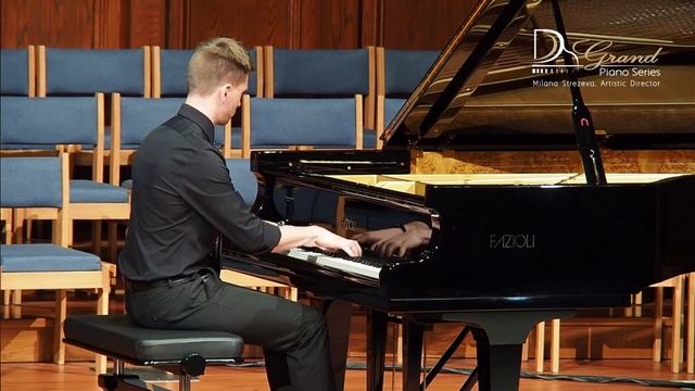 Сергей Рахманинов. Итальянская полька. Вячеслав Грязнов.
V. Gryaznov Rachmaninoff Italian Polka смотреть онлайн