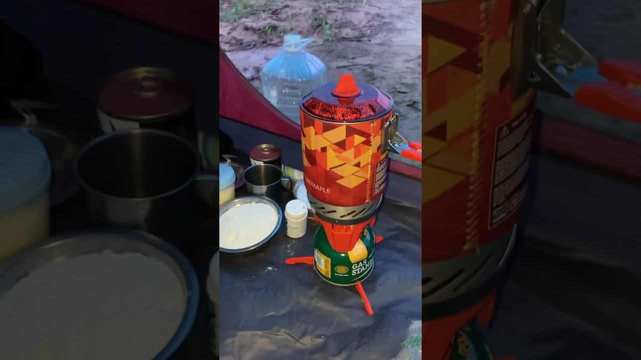 Одиночный сплав 400 км на надувной байдарке по Амуру. Завершение первого дня. Готовлю ужин.