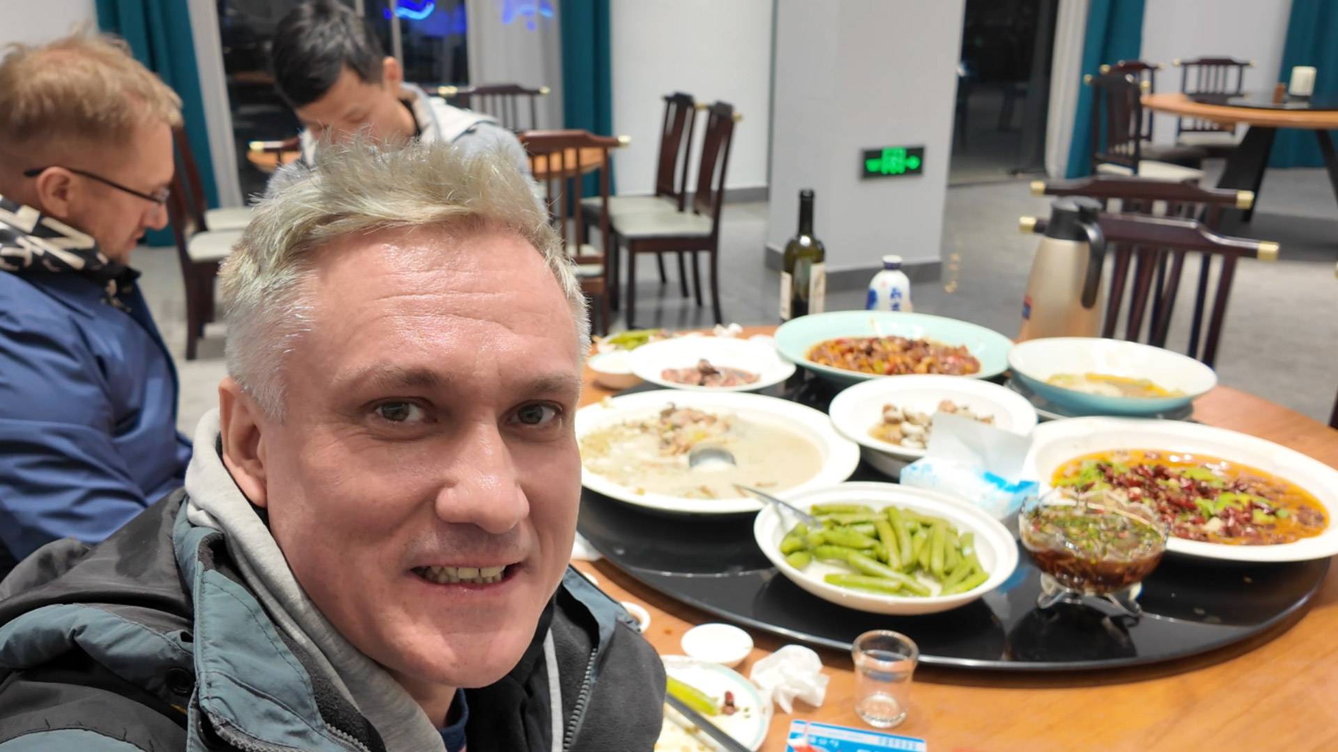 День на работе в Китае смотреть онлайн