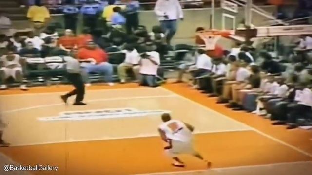 You Won't Believe How This 720 Dunk Defies Gravity! смотреть онлайн