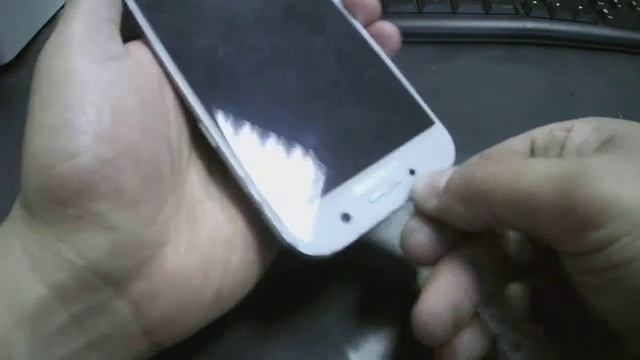 Замена экрана на Samsung SM A520F смотреть онлайн