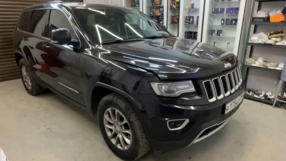 Jeep Grand Cherokee (WK2) - установка Biled модулей