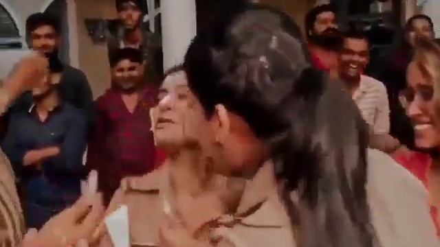 Tu Miri Jindagi Mai hamesa rahe ft KareEna yukki Haseena Malik and Karishma Singh new returns short смотреть онлайн