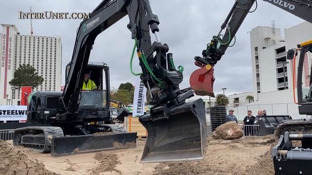 Steelwrist Tiltrotators Sweeper, Bucket, Compactor, Quick Coupler Demo on Volvo ECR 145EL Excavator смотреть онлайн