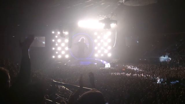 Queen & Adam Lambert live concert in Tauron Arena Cracow Brian May's monologue смотреть онлайн