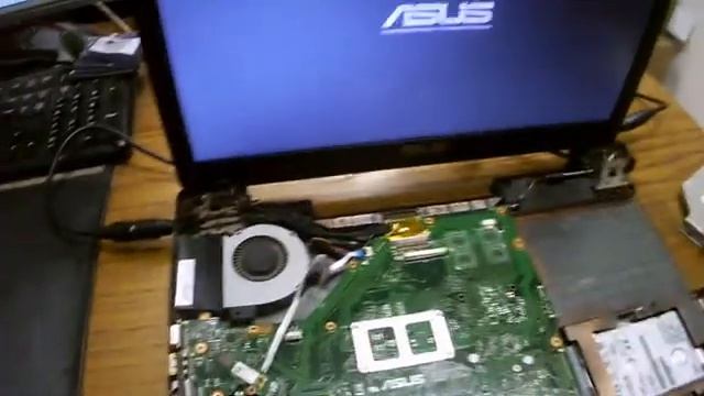 Asus X55C не включается смотреть онлайн