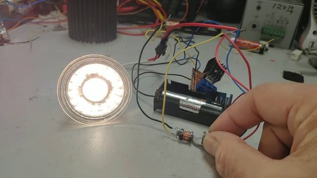 AA 1.2V No transformer lights the 12V LED смотреть онлайн