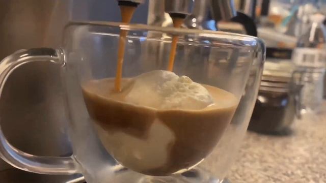 Affogato – Hot Coffee with Ice Cream (vanilla, chocolate or coffee) смотреть онлайн