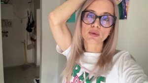 Я посылку получила. Для кота сюрприз купила. В белизне все замочила. Киру не освободила.