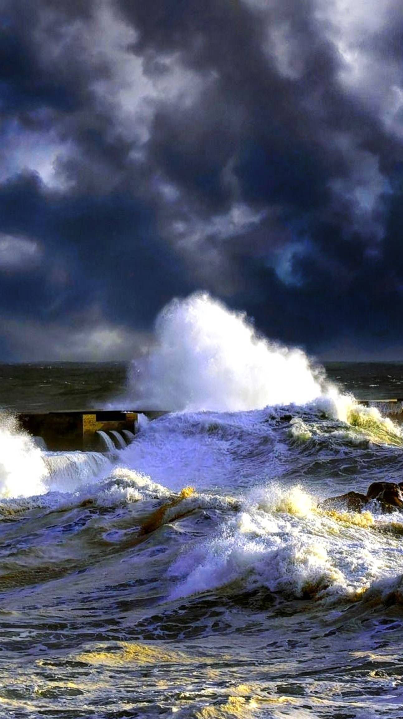 Шторм в Крыму смотреть онлайн