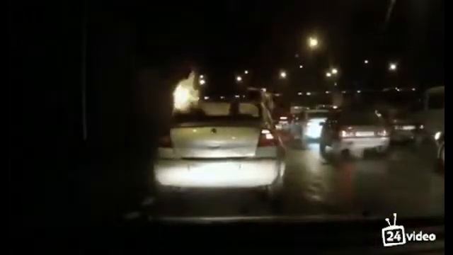 Авто загорелось прямо на дороге смотреть онлайн