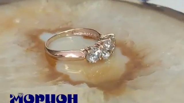 Кольцо с тремя крупными цирконами. смотреть онлайн