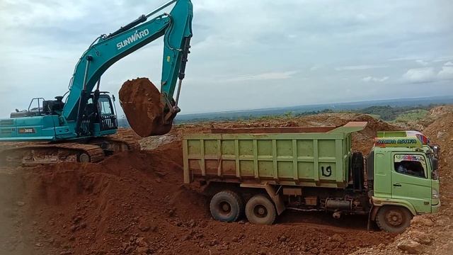 Beko besar TERBARU SUNWARD muat NIKEL ke mobil truk смотреть онлайн