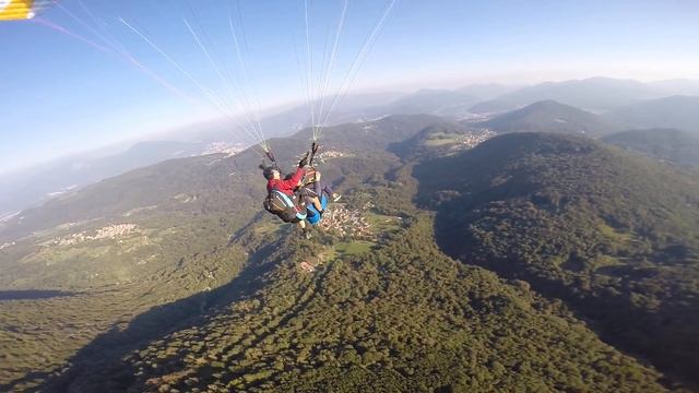 Tandem paragliding with a chase cam - Monte Lema - FlyTicino смотреть онлайн