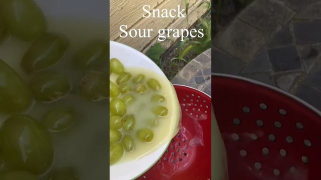 Only eating sour food for the whole day смотреть онлайн