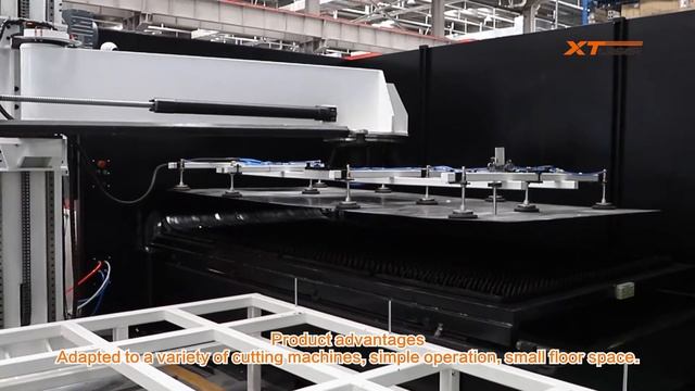 Оптоволоконный лазерный станок с защитной кабиной и системой автоматического листа от XTLaser смотреть онлайн