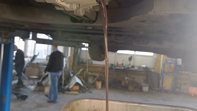 127000 км. замена опор передних амортизаторов и масло в редакторе на EVOLUTE IPRO