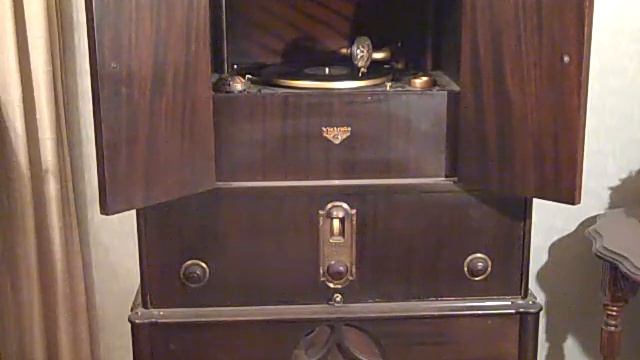 SAM LANIN SCRAPPY LAMBERT - FOUR WALLS - ROARING 20'S VICTROLA RADIOLA 7-11 смотреть онлайн