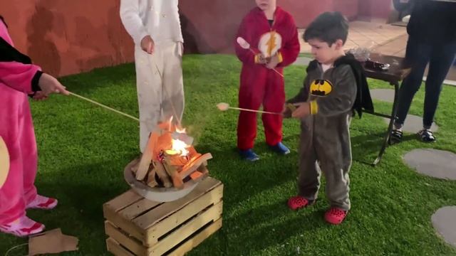 PRIMER CAMPAMENTO | MAMÁ EN LA TORRE | ANDREA TORRE | CAPÍTULO 195 смотреть онлайн