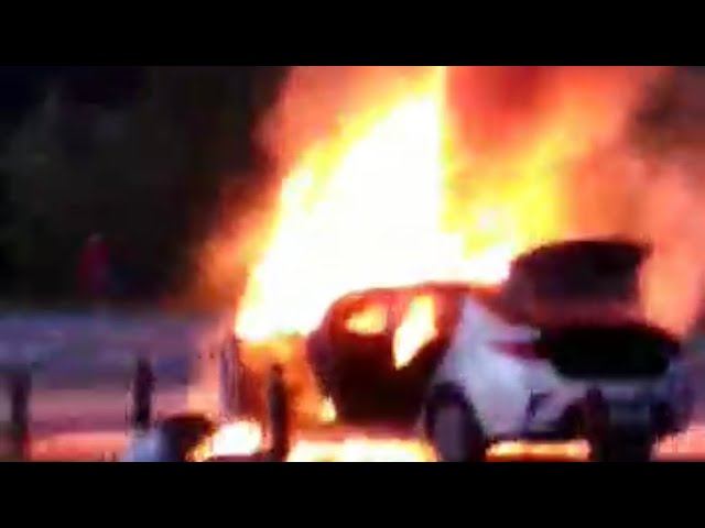 На Аэрофлотской сгорела иномарка смотреть онлайн