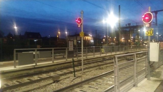 Tramway T4 Siemens-Avanto U-25500 Transilien mi P en gare de Bondy смотреть онлайн