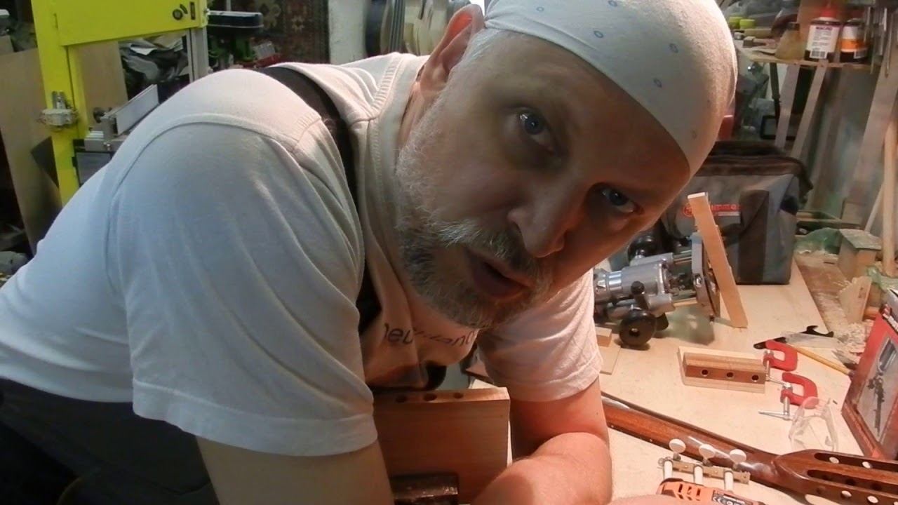 Отверстия под колковую механику гитары смотреть онлайн