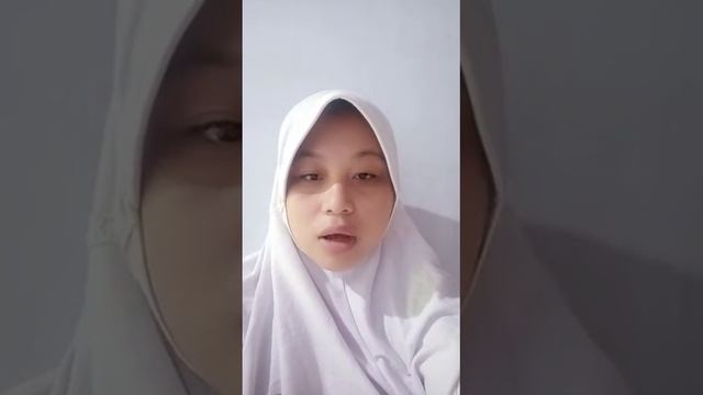 Nova Amalia Santi (102210107) hafalan surat al bayinah смотреть онлайн