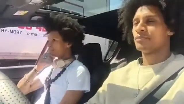 Les twins смотреть онлайн