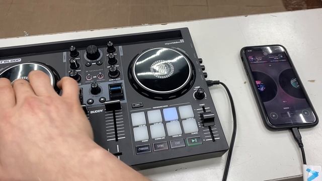 DJ контроллер