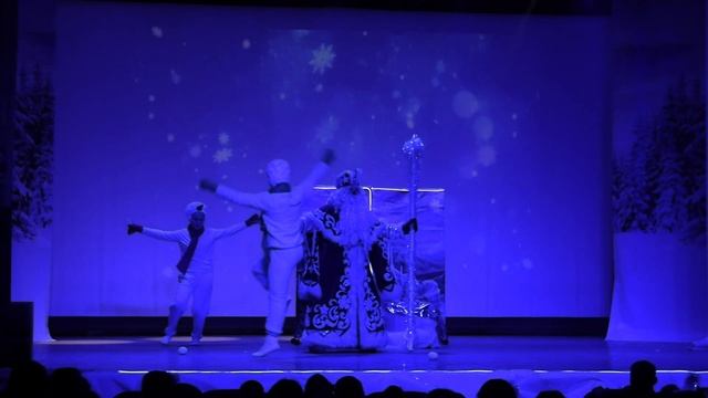 НОВОГОДНИЕ ПЕРЕВЁРТЫШИ смотреть онлайн