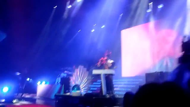 Empire Of The Sun - Standing On The Shore