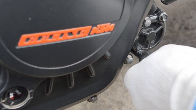 Ktm duke 200 oil change смотреть онлайн