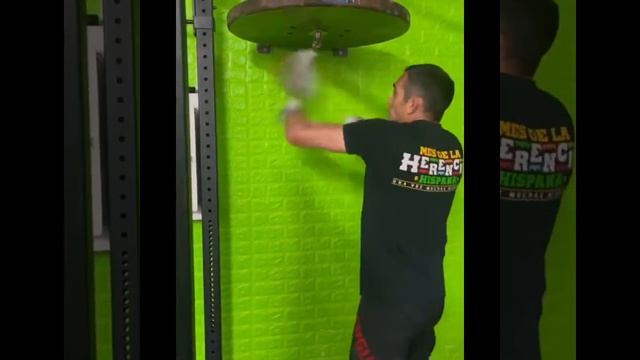 Tony Ferguson training 😎 тренировка #tonyferguson #ufc #boxing #boks #fighter смотреть онлайн