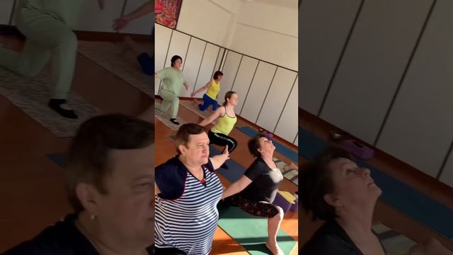 Атмосфера в нашей йога-студии ✨😌 смотреть онлайн