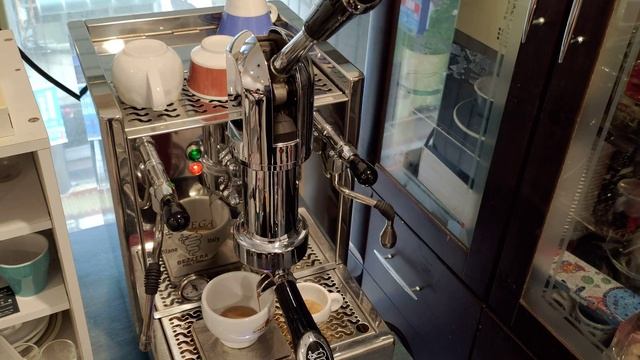 Bezzera Strega double espresso extraction смотреть онлайн