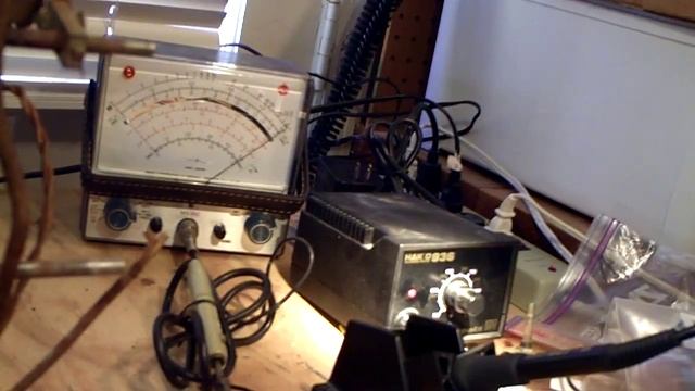 Part 2 Capacitor Replacement. antique Radio. (please note: this is part 2 of 4) смотреть онлайн