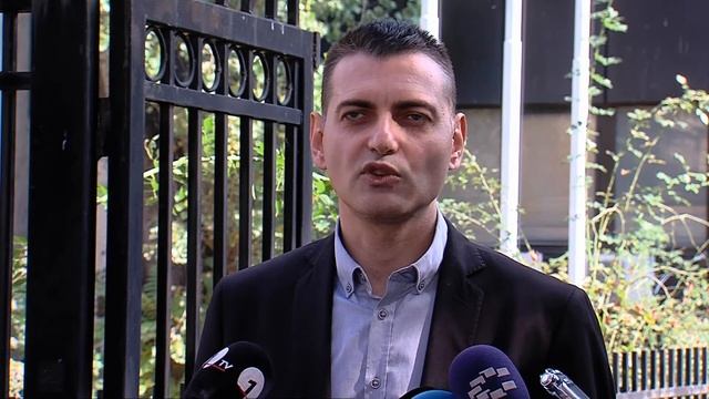 Спасовски тврди дека 40 полицајци работеле со лажни дипломи смотреть онлайн