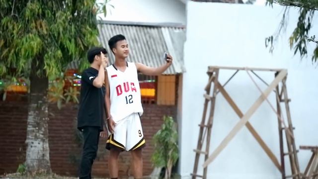 Experiment Smartphone yang Bisa Memanjakan Hari Mu - Unboxing Asus ZenFone 4 Max Pro смотреть онлайн