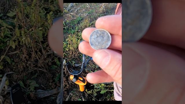 Он Поднял Серебро #металлоискатель #поискмонет #шурф #старина #кладоискатель #монеты #клад #коп смотреть онлайн