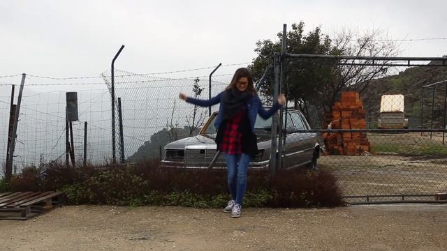 DANCE LIKE YOU ARE HUNDRED MILES AWAY смотреть онлайн