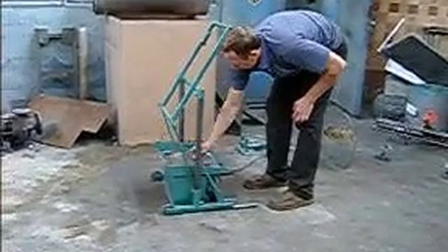 Станок для производства шлакоблока СШ-1н смотреть онлайн
