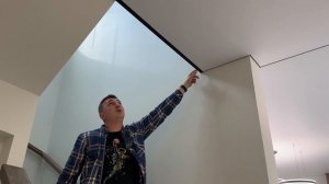 Обход лестничного проема натяжным потолком с профилем Flexy BRUS 06