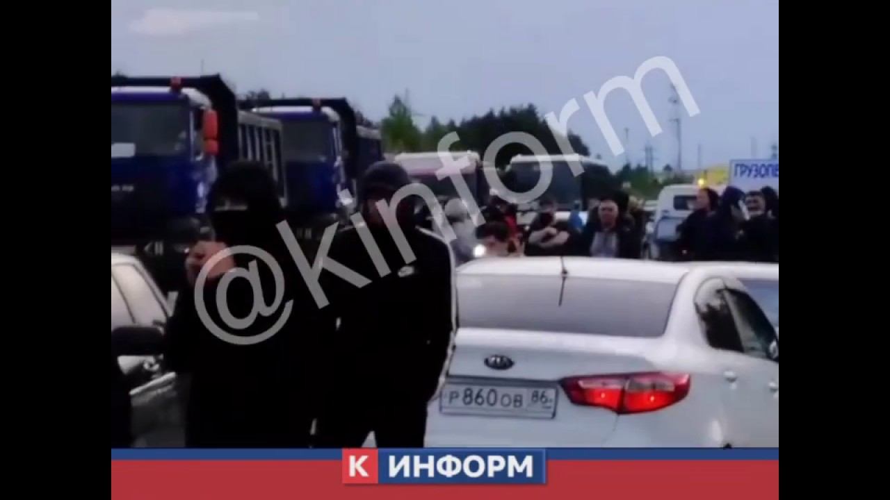 Забастовка на Федоровском: посельчане перекрыли дорогу смотреть онлайн