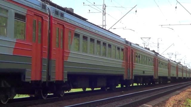 "Бывшая Желдоровская ЭРка!" Электропоезд ЭР2Т-7181 смотреть онлайн