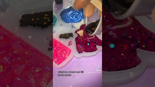 Got time for a quickie? 😉 Easy epoxy resin magnet tutorial 3 different ways! Beginner friendly 💜 смотреть онлайн
