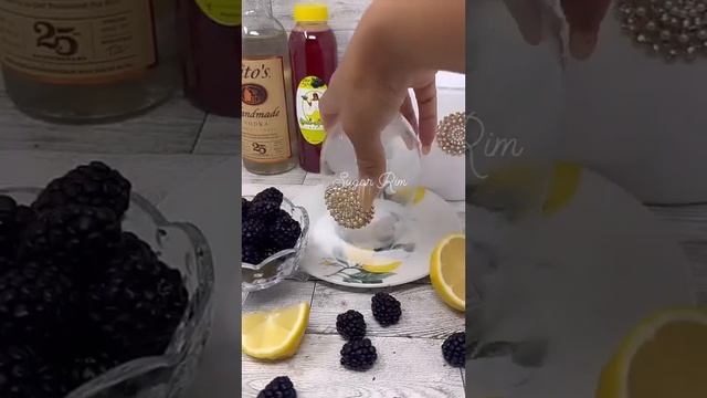 Make A Blackberry Lemonade Margarita With Queen Squeeze Lemonade смотреть онлайн